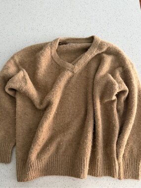 Abercrombie & Fitch women’s V-Neck Camel Brown Sweater